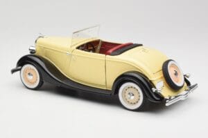 Ford Roadster Dearborn Yellow Solido 1:18 8008 Metal - imaginea 7 din 8