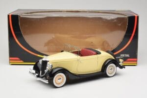Ford Roadster Dearborn Yellow Solido 1:18 8008 Metal - imaginea 8 din 8