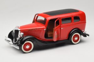 Ford Sedan Roșu Solido 1:18 8066 Metal - imaginea 2 din 8