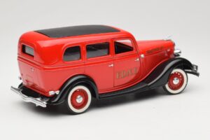 Ford Sedan Roșu Solido 1:18 8066 Metal - imaginea 3 din 8
