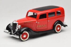 Ford Sedan Roșu Solido 1:18 8066 Metal