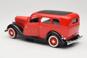 Ford Sedan Roșu Solido 1:18 8066 Metal - imaginea 5 din 8