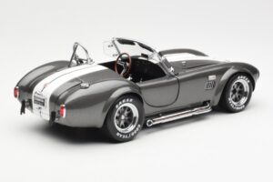Ford Shelby Cobra 427 S/C Gri Metalic Cu Dungi Albe Kyosho 1:18 08045GRW Metal - imaginea 3 din 8