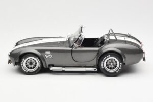 Ford Shelby Cobra 427 S/C Gri Metalic Cu Dungi Albe Kyosho 1:18 08045GRW Metal - imaginea 4 din 8