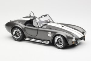 Ford Shelby Cobra 427 S/C Gri Metalic Cu Dungi Albe Kyosho 1:18 08045GRW Metal - imaginea 6 din 8