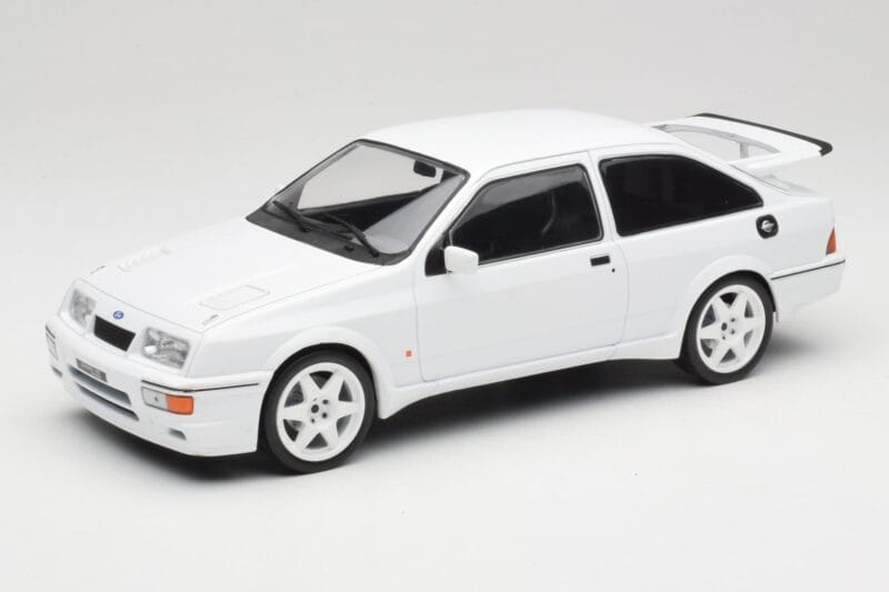 Ford Sierra RS Cosworth Alb IXO 1:18 18CMC121 Metal