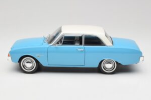 Ford Taunus 12M P1 Taunus Blue Revell 1:18 08880 Metal - imaginea 4 din 8