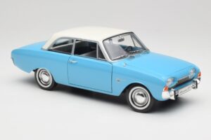 Ford Taunus 12M P1 Taunus Blue Revell 1:18 08880 Metal - imaginea 6 din 8