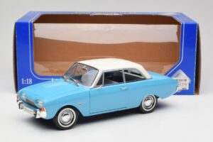 Ford Taunus 12M P1 Taunus Blue Revell 1:18 08880 Metal - imaginea 8 din 8