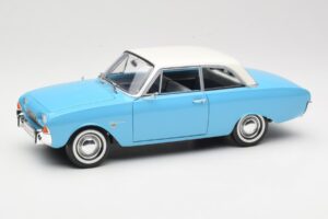 Ford Taunus 17M P2 Albastru Revell 1:18 08817 Metal