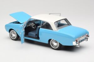 Ford Taunus 17M P2 Albastru Revell 1:18 08817 Metal - imaginea 5 din 8