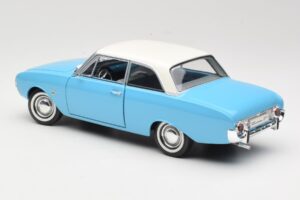 Ford Taunus 17M P2 Albastru Revell 1:18 08817 Metal - imaginea 7 din 8