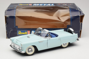 Ford Thunderbird Verde Revell 1:18 8804-G1 Metal - imaginea 8 din 8