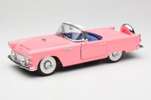 Ford Thunderbird Roz Revell 1:18 8804 Metal