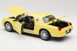 Ford Thunderbird Show Car Galben Maisto 1:18 50336 Metal - imaginea 5 din 8