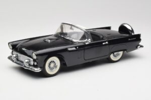 Ford Thunderbird Cabriolet Negru Revell 1:18 8818-M1 Metal