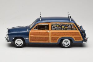 Ford Woody Station Wagon Bayview Blue Surf Shop Motor City 1:18 60002 Metal - imaginea 4 din 8