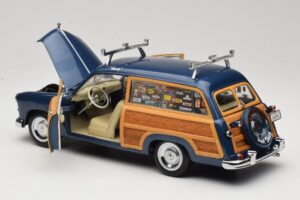 Ford Woody Station Wagon Bayview Blue Surf Shop Motor City 1:18 60002 Metal - imaginea 5 din 8