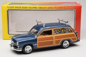 Ford Woody Station Wagon Bayview Blue Surf Shop Motor City 1:18 60002 Metal - imaginea 8 din 8