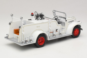 GMC Mașină de Pompieri Alb Road Signature 1:18 20068 Metal - imaginea 3 din 9