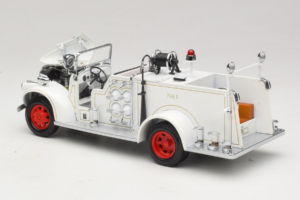 GMC Mașină de Pompieri Alb Road Signature 1:18 20068 Metal - imaginea 5 din 9