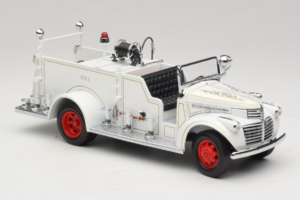 GMC Mașină de Pompieri Alb Road Signature 1:18 20068 Metal - imaginea 6 din 9