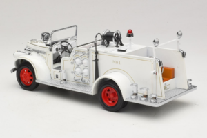 GMC Mașină de Pompieri Alb Road Signature 1:18 20068 Metal - imaginea 7 din 9