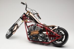 Harley-Davidson West Coast Choppers Diablo Soft Tail Auriu Roșu Minichamps 1:5 JJ04-05-03 Metal - imaginea 4 din 6