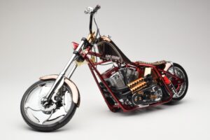 Harley-Davidson West Coast Choppers Diablo Soft Tail Auriu Roșu Minichamps 1:5 Harley-Davidson West Coast Choppers Diablo Soft Tail Auriu Roșu Minichamps 1:5 JJ04-05-03 Metal