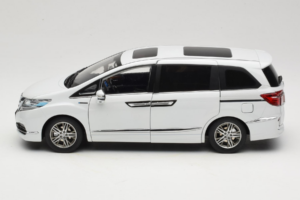 Honda Elysion Alb OEM 1:18 430056 Metal - imaginea 4 din 8