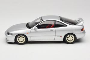 Honda Integra Type R DC2 Pre-Facelift Vogue Silver Metallic MotorHelix 1:18 M85202 Metal - imaginea 4 din 8