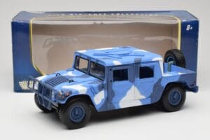 Hummer H1 Humvee Albastru & Alb Motormax 1:18 73157 Metal - imaginea 8 din 8