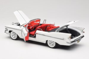 Imperial Crown Cabriolet Alb Road Signature 1:18 20138 Metal - imaginea 5 din 8