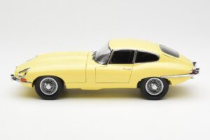 Jaguar E-Type 3.8 Series 1 Galben Deschis Kyosho 1:18 08954LY Metal - imaginea 4 din 8
