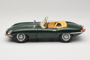 Jaguar E-Type Cabriolet Verde Bburago 1:18 3026 Metal - imaginea 4 din 8