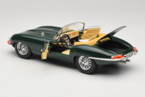Jaguar E-Type Cabriolet Verde Bburago 1:18 3026 Metal - imaginea 5 din 8