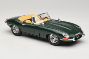 Jaguar E-Type Cabriolet Verde Bburago 1:18 3026 Metal - imaginea 6 din 8