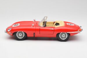 Jaguar E-Type Cabriolet Roșu Bburago 1:18 3016 Metal - imaginea 4 din 8