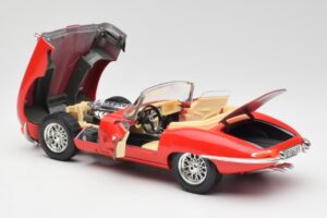Jaguar E-Type Cabriolet Roșu Bburago 1:18 3016 Metal - imaginea 5 din 8