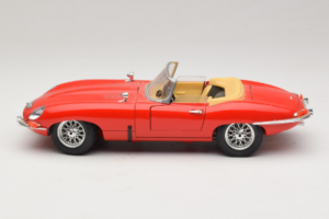 Jaguar E-Type Series 1 Cabriolet Roșu Bburago 1:18 3038 Metal - imaginea 4 din 8