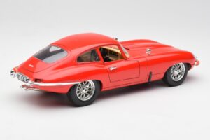 Jaguar E-Type Roșu Bburago 1:18 3018 Metal - imaginea 3 din 8
