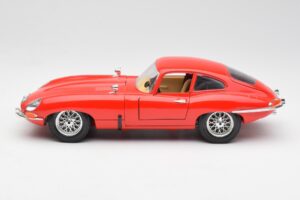 Jaguar E-Type Roșu Bburago 1:18 3018 Metal - imaginea 4 din 8