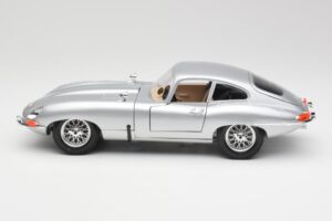 Jaguar E-Type Series 1 Argintiu Bburago 1:18 3018-M2 Metal - imaginea 4 din 8