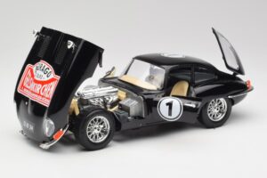 Jaguar E-Type Series 1 #1 British Racing Green Bburago 1:18 3018-M3 Metal - imaginea 2 din 8