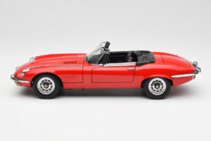 Jaguar E-Type Roadster Series III V12 Roșu AUTOart 1:18 73523 Metal - imaginea 4 din 8