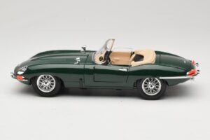 Jaguar E-Type Series 1 Roadster Verde Bburago 1:18 3016-M1 Metal - imaginea 4 din 8