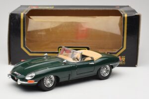Jaguar E-Type Series 1 Roadster Verde Bburago 1:18 3018-M5 Metal - imaginea 8 din 8