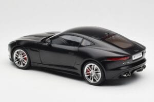 Jaguar F-Type R X152 Negru Mat AUTOart 1:18 73652 Compozit - imaginea 7 din 8