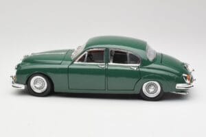 Jaguar Mark II British Racing Verde & Interior Albastru Maisto 1:18 59001 Metal - imaginea 4 din 8