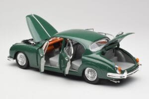 Jaguar Mark II British Racing Verde & Interior Albastru Maisto 1:18 59001 Metal - imaginea 5 din 8